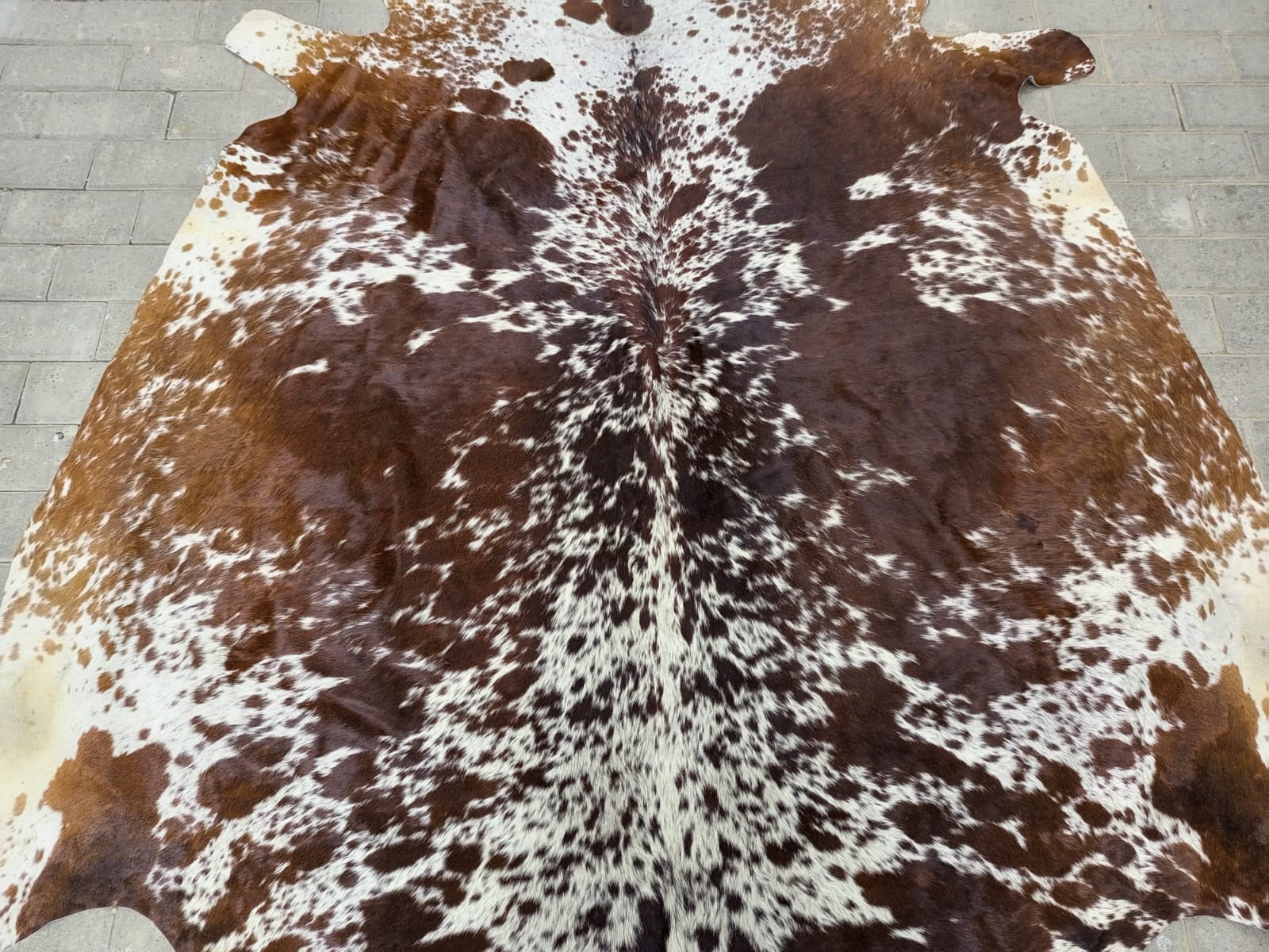 tricolor cowhide rug bedroom rug Livingroom rug cowhide rug brown bedroom rug large rug area rugs exquisite rugs natural rugs unique rugs home décor